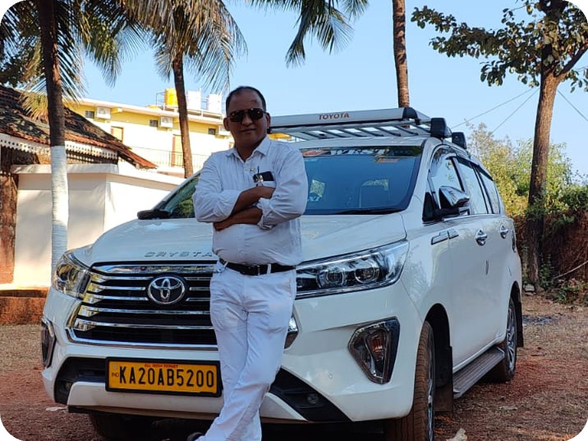 Mohammed Sheharaz — professional cab driver and owner of EazyRideCab Manipal